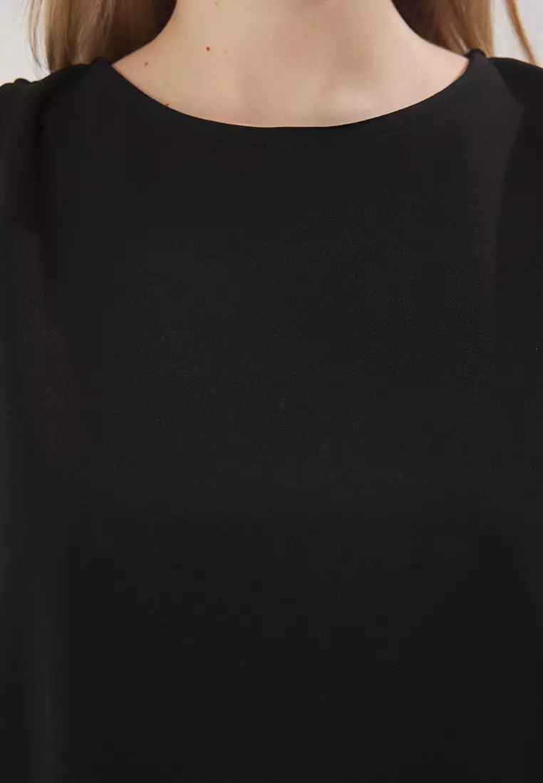 Black Sleeveless Regular/Normal Pattern Crew Neck Crepe Knitted Blouse TWOSS23BZ00958