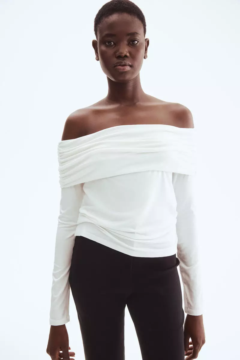 Off-the-shoulder top