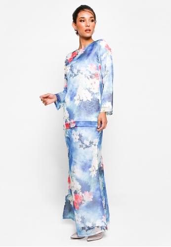 Kurung Basic D-01 from BETTY HARDY in White and Blue and Multi