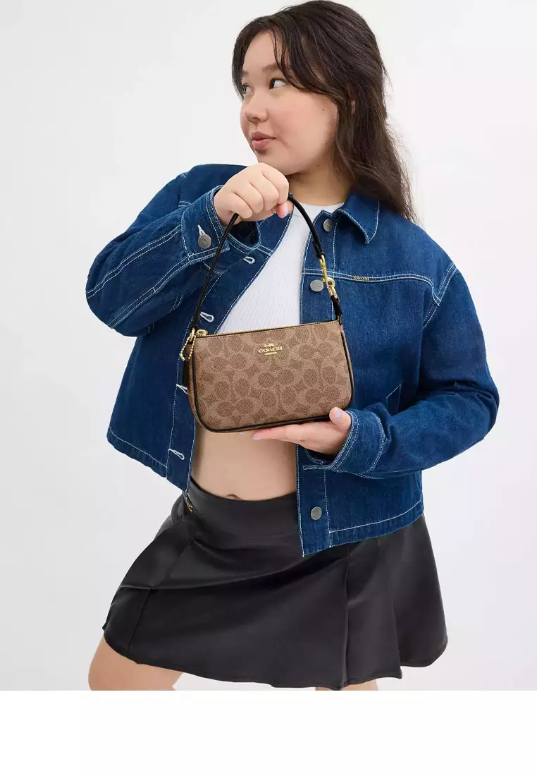 Nolita 19 In Signature Canvas