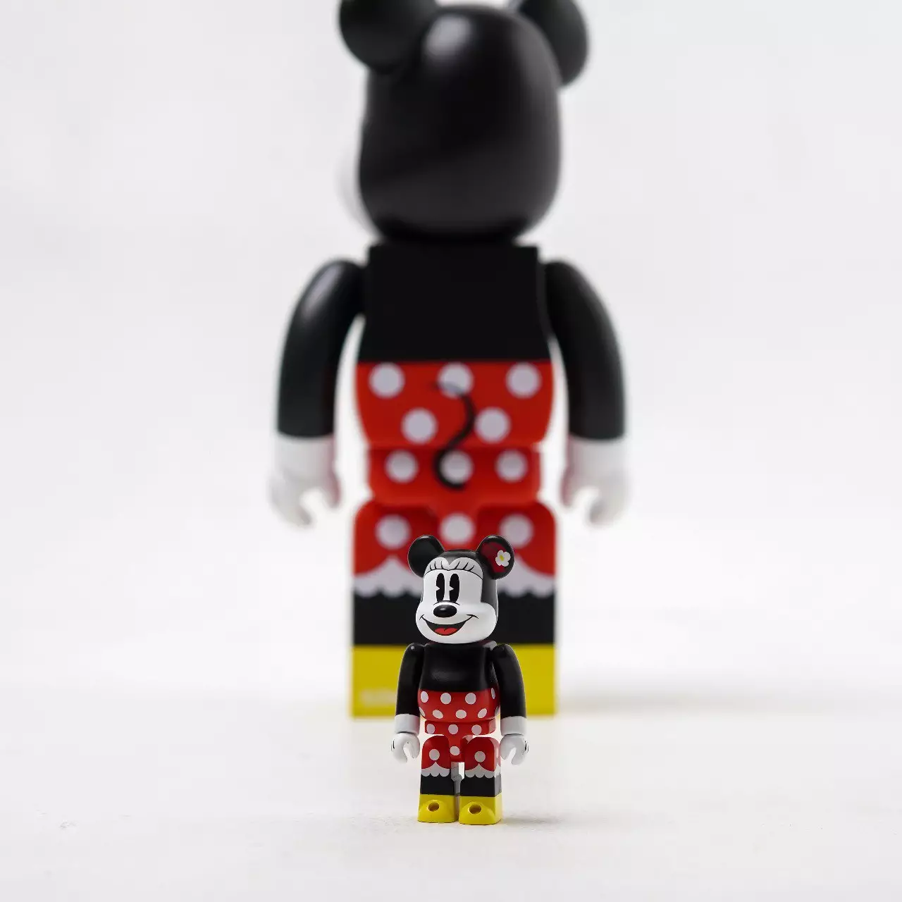 BEARBRICK MINNIE MOUSE 400 100 100% ORIGINAL - 400% 100%