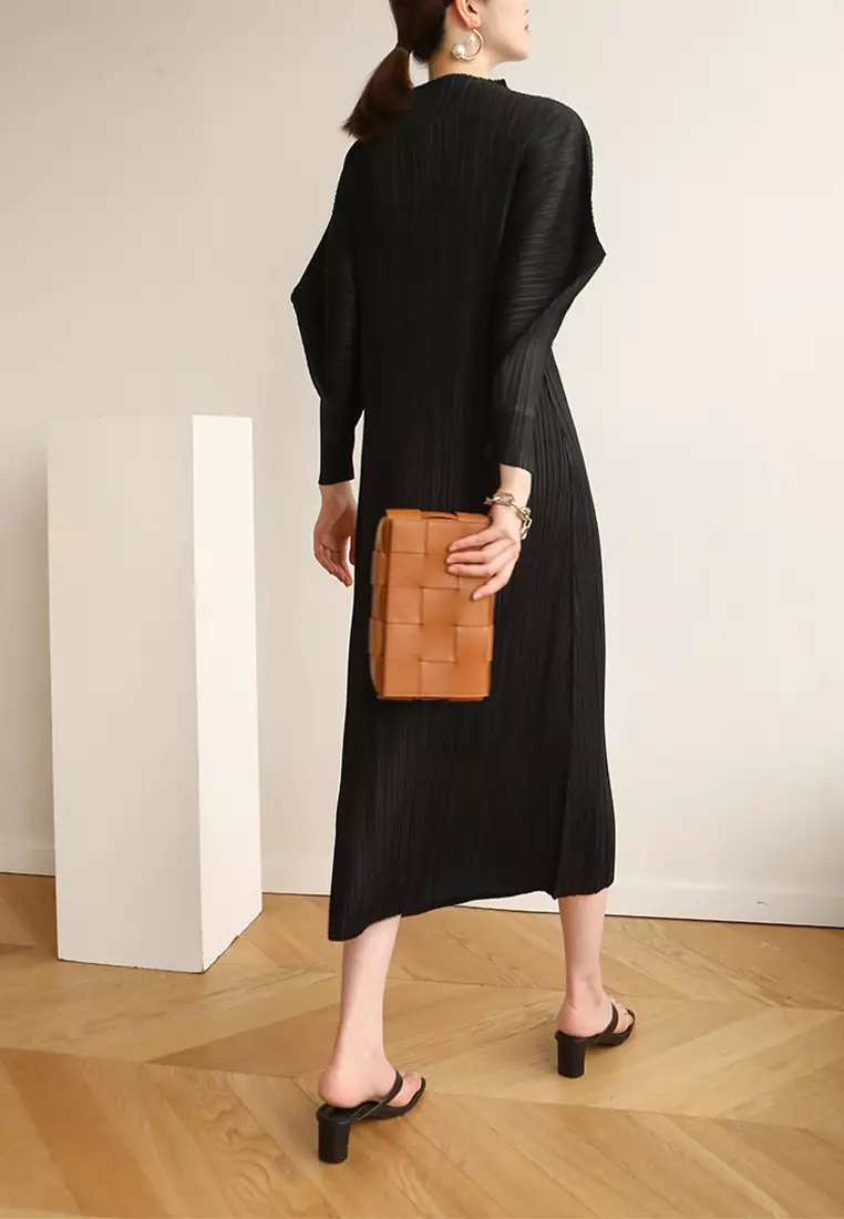 Half-High Collar Bat Sleeve Pleats Dress CZJ7877