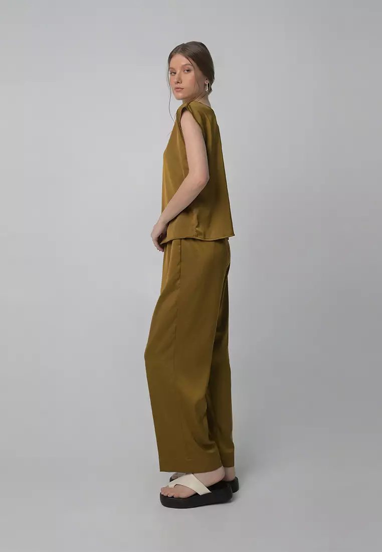 Auckley Sleeveless Top And Pants