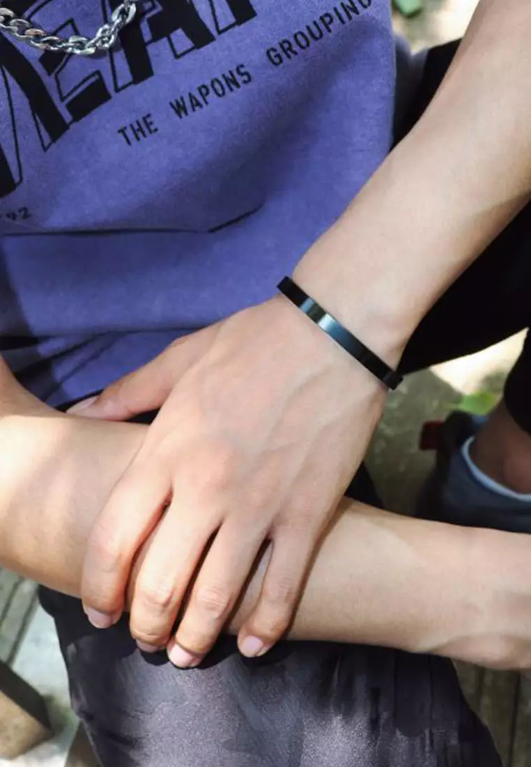 CELOVIS - 經典款鈦鋼开口手鐲（黑色）