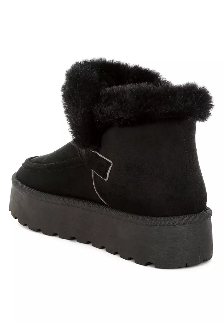 Pin Buckle Detail Snow Boots in Black