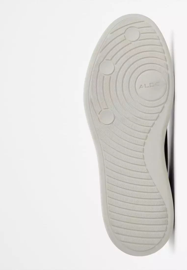 Paxon Low-Top Sneakers
