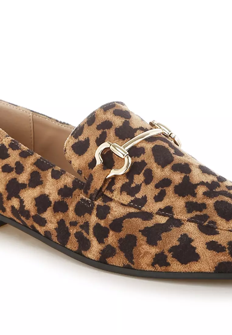 Sepatu Loafer Datar Hias Horsebit dengan Motif Macan Tutul