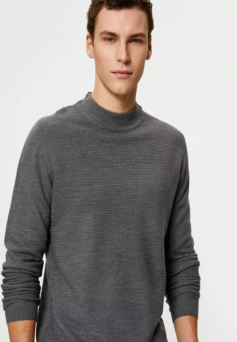 Stand Up Collared Knitwear Sweater