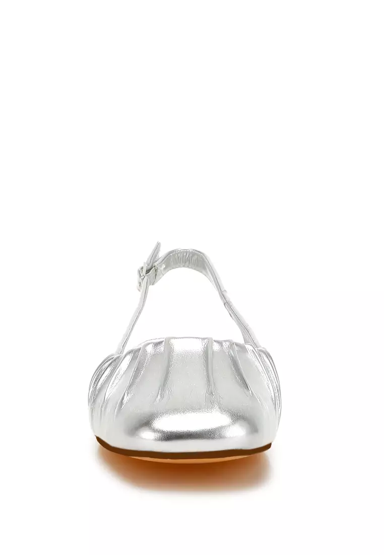 Sepatu Slingback Datar Ujung Persegi Metalik Warna Perak