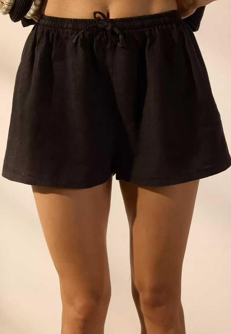 Black Woven 100% Linen Beach Shorts TBESS25SR00013