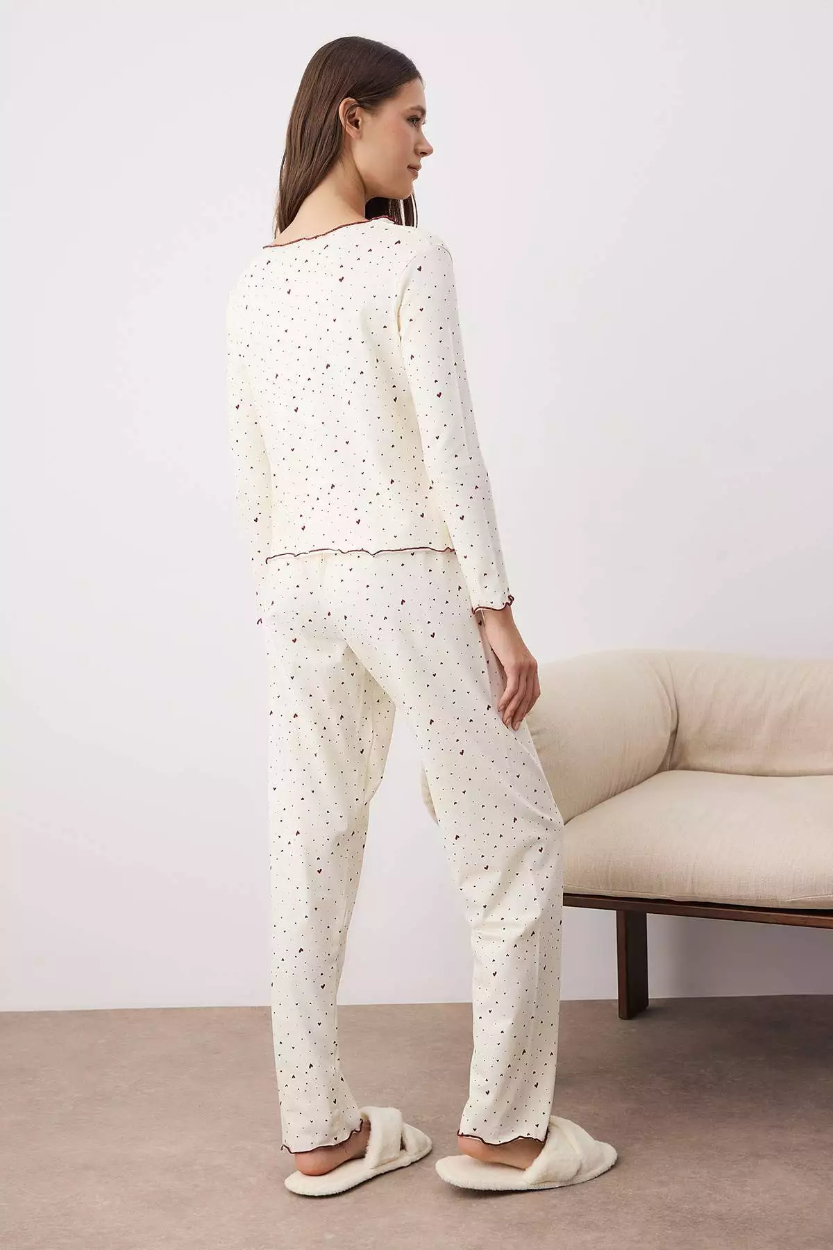 Ecru Cotton Lycra Soft Touch Heart Baby Overlock Detailed Knitted Pajama Set