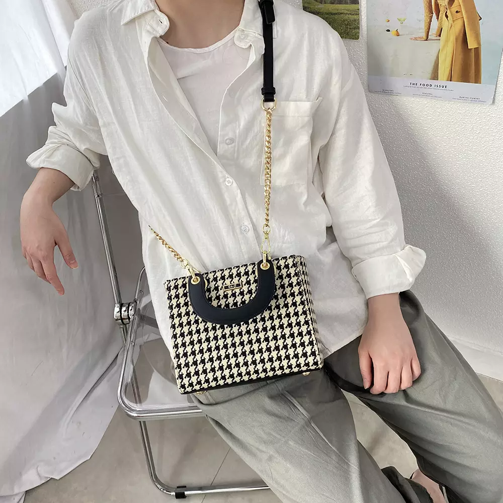 En-ji Haejin Handbag - Black