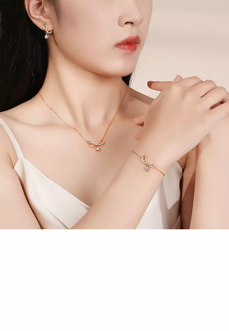 Cartier hotsell star necklace