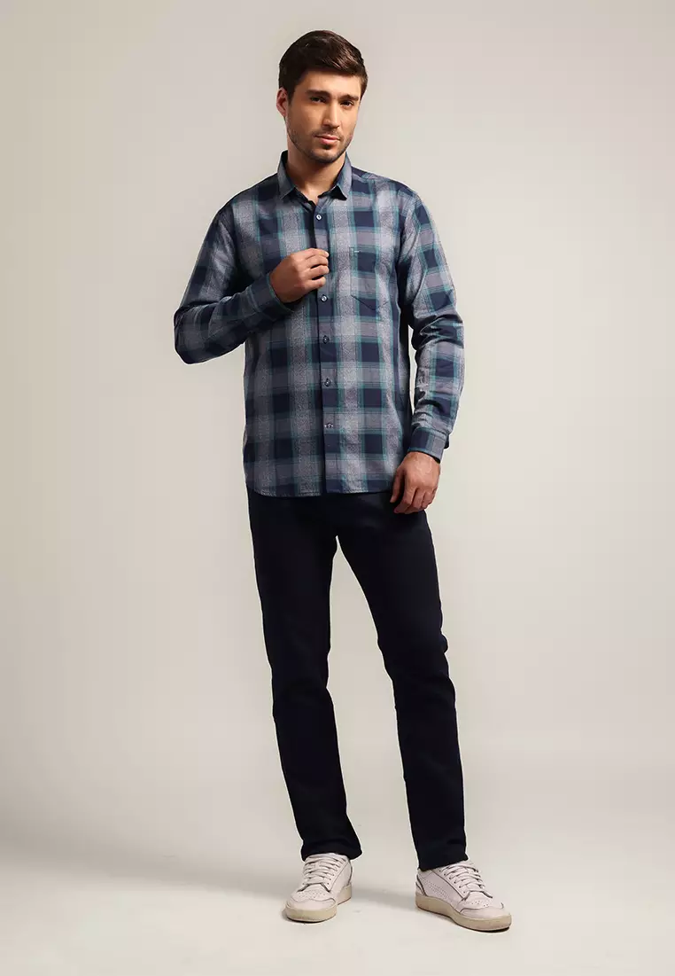 MOC - Kemeja Kotak-kotak Pria Lengan Panjang Keneth - White