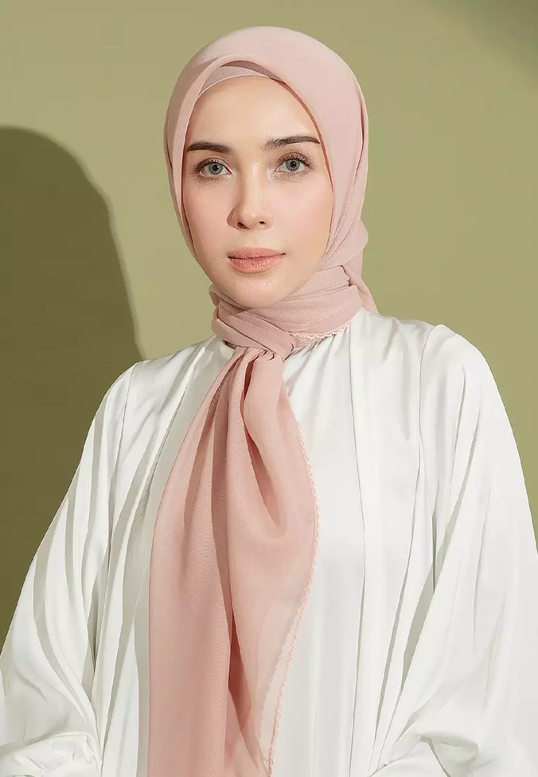 Paris Embroidery Signature Square (Lozy X Hamidah) Peach