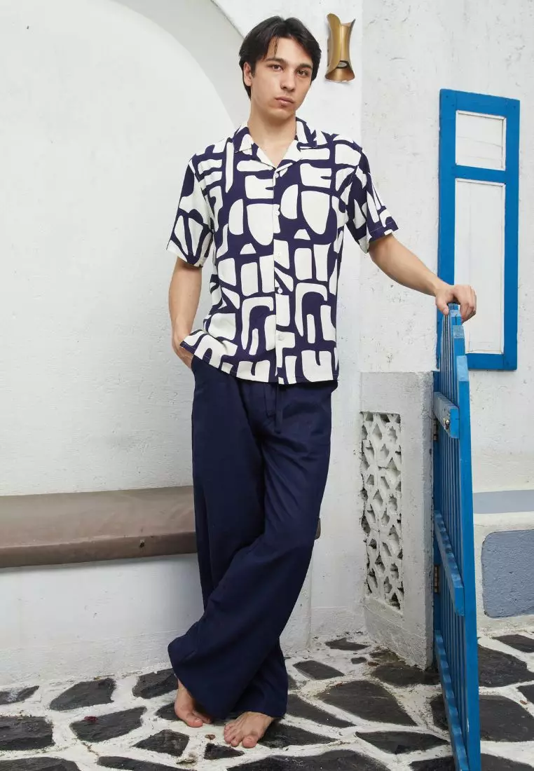 Prado Kemeja Linen Lengan Pendek Pria Biru Navy Motif | Linen Short Sleeve Shirt Men Patterned Navy 