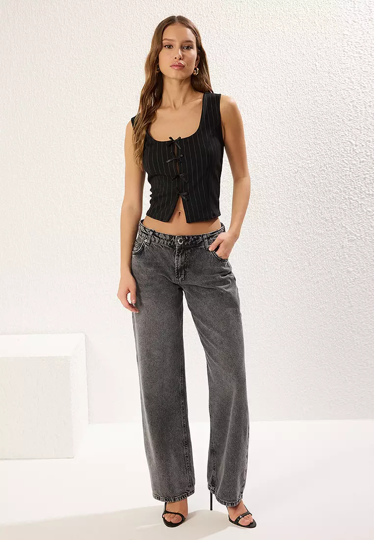 Black Ribbon Tie Detail Square Neck Sleveless Knitted Blouse