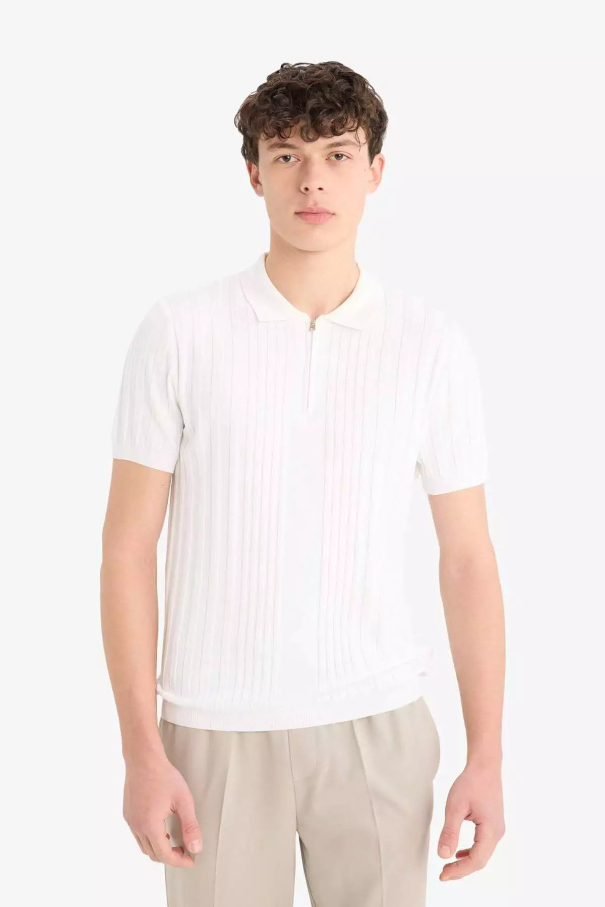 Standard Fit Polo Neck Half Zipper Short Sleeve Knitwear T-Shirt E3243Ax25Sp