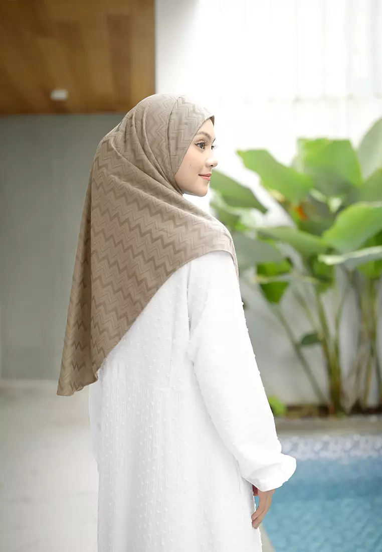 Bergo Instan Sheera 3 Tone Hijab Knit - Almond Cream
