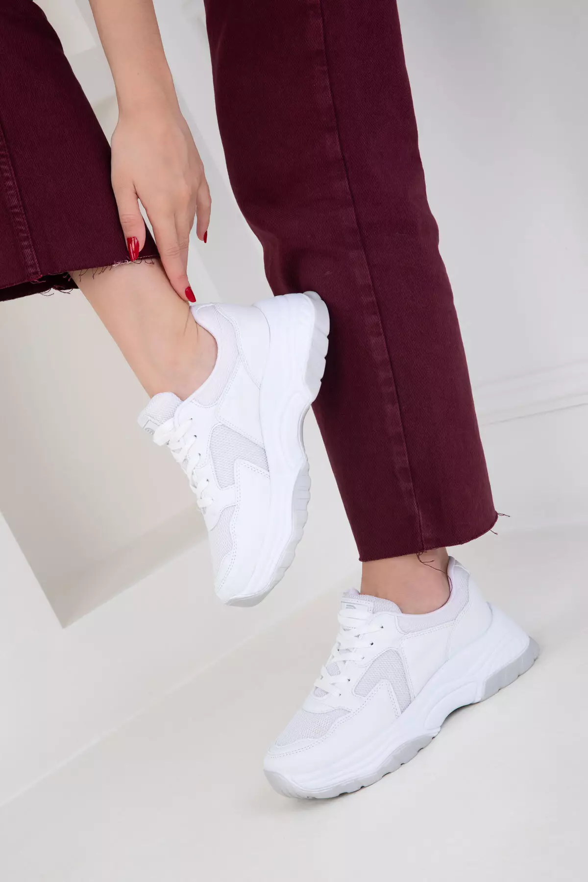 White Women's Sneaker 20590