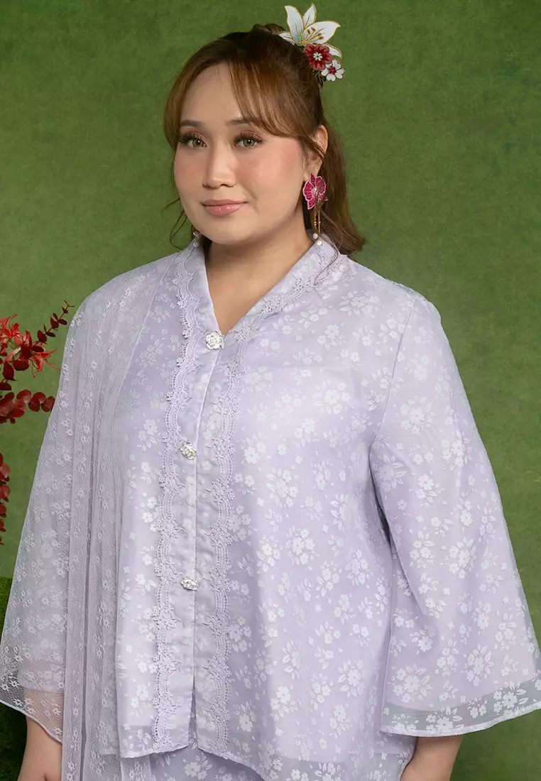 Laila Plus size Kebaya with Shawl