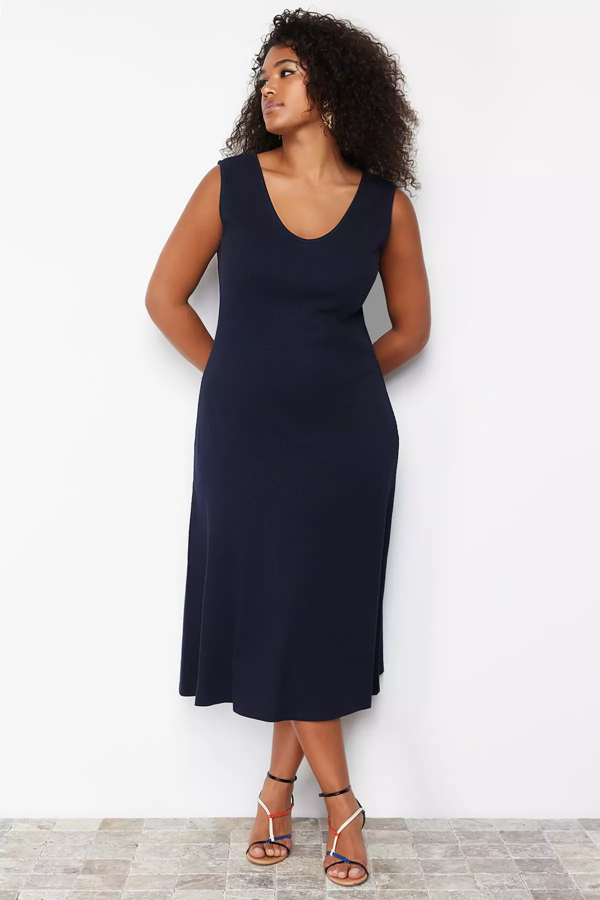Plus Size Sleeveless Midi Dress
