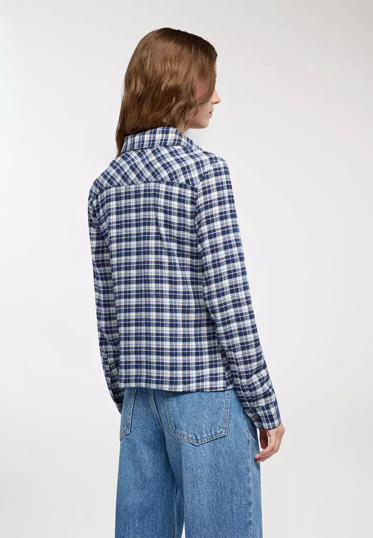 Woman Long-Sleeved Shirt