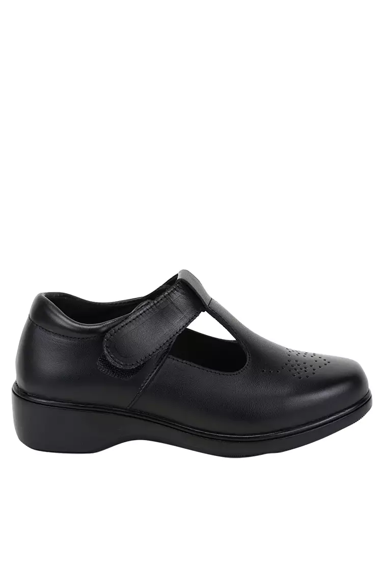 Discount on Meet My Feet  shoes - SKU: Dynomotion Della School Shoes for Girls