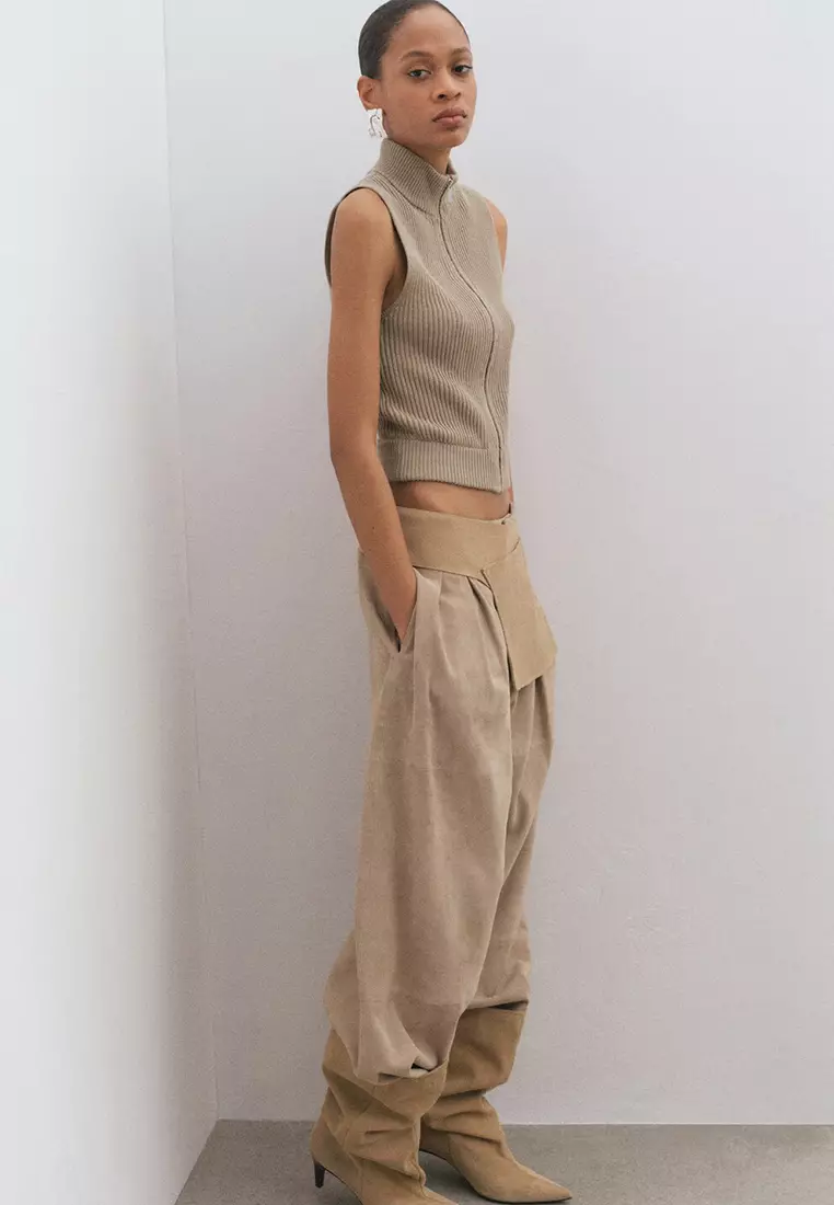 Ribbed Knitted Top With Zip