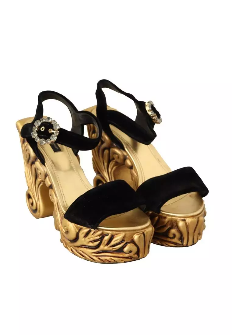 Gold on sale velvet shoes