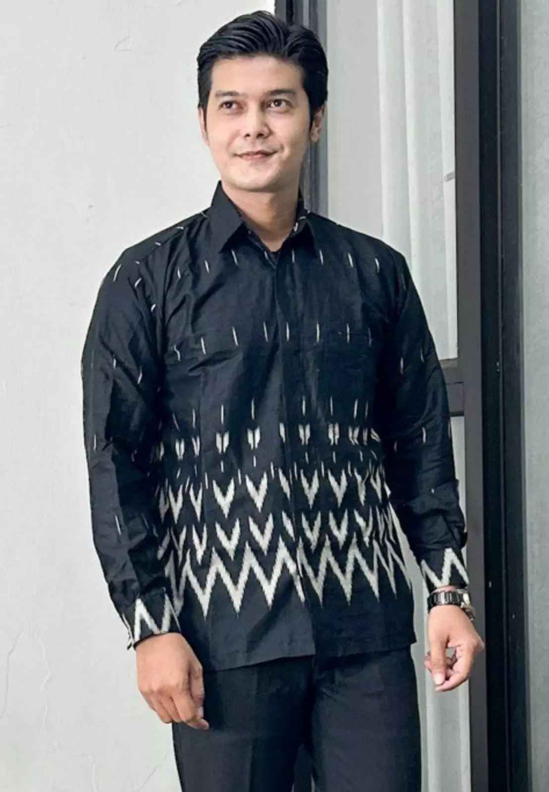 Azurra Hitam Kemeja Batik Pria Premium Slimfit Modern Lengan Panjang ALN