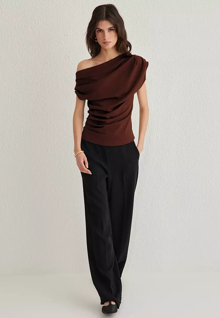 Brown Gathered/Draped Detailed Flowy Asymmetric Collar Knitted Blouse TWOSS25BZ00024