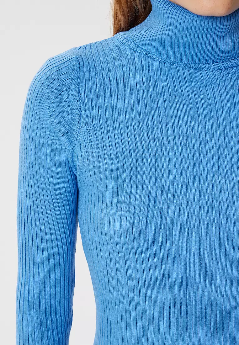 Turtleneck Ribbed Lycra Sweater