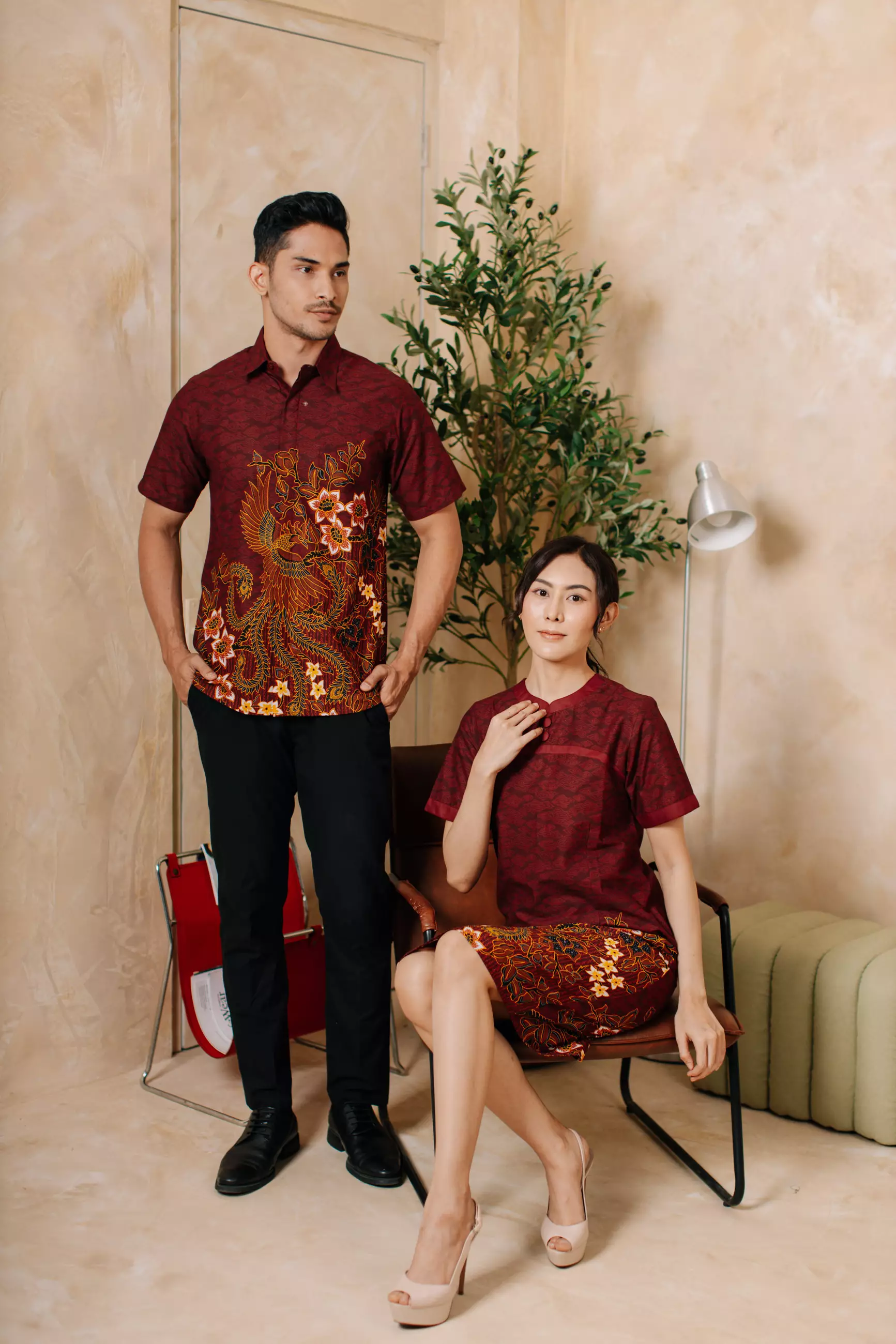 Anvaya Maroon Kemeja Pria  Pendek Slim Fit