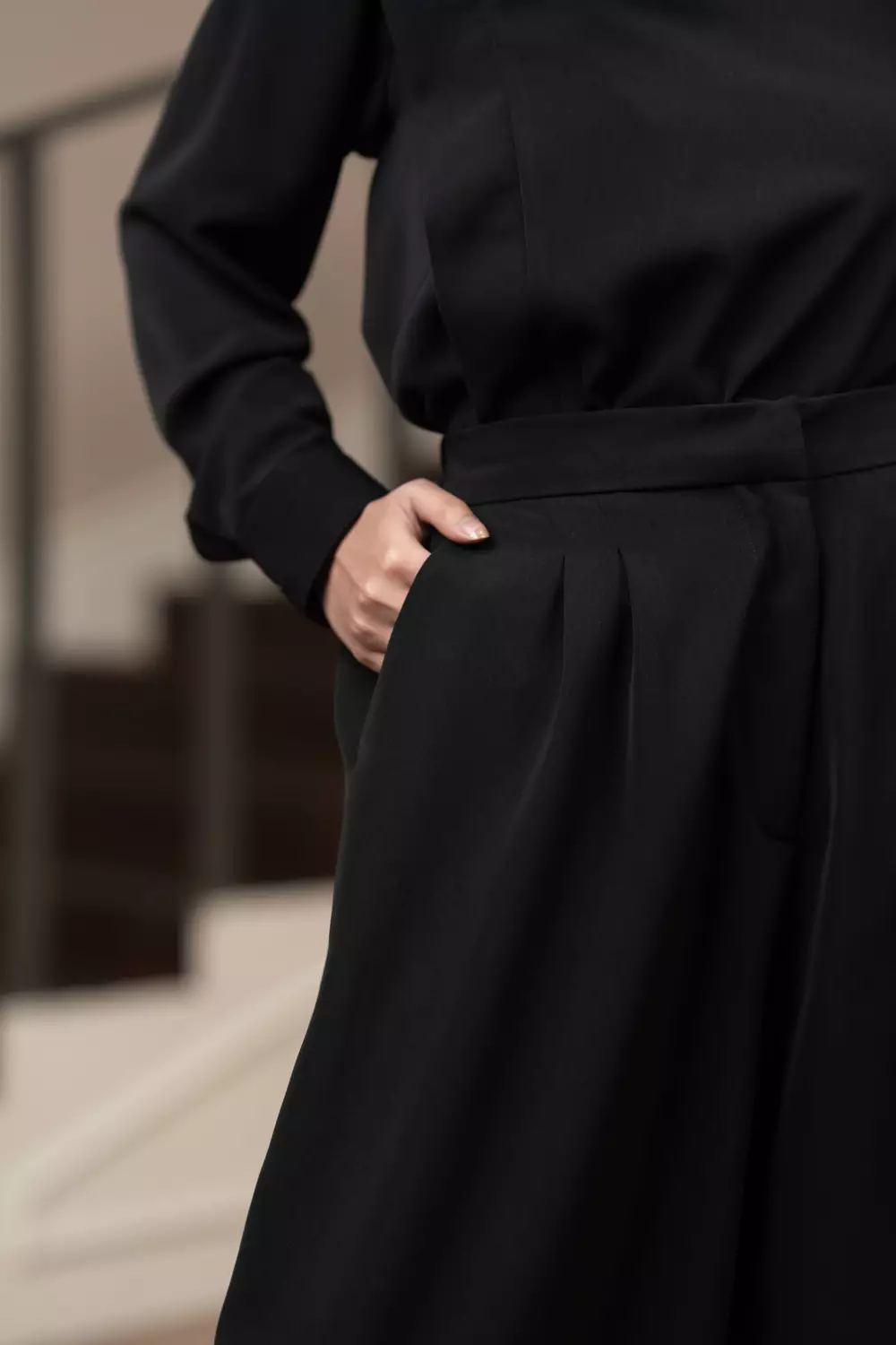 Klamby - Crestella Blouse & Pants Set Raven