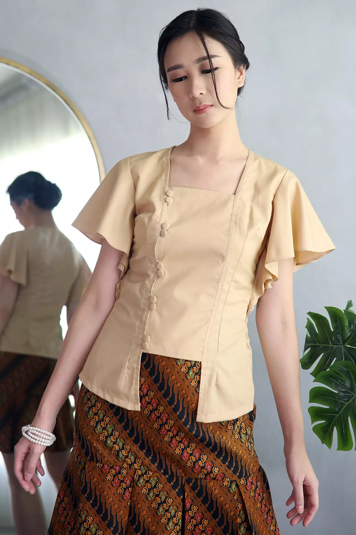 Soraya Dainty Beige Kebaya