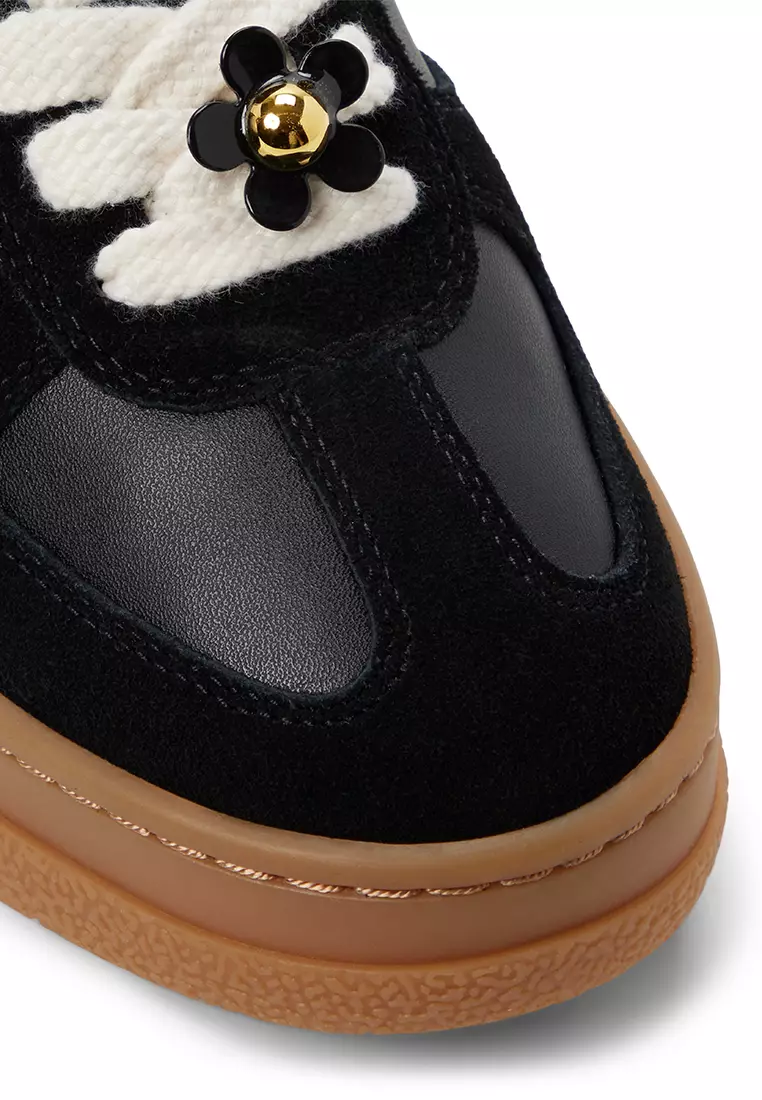 Deevale Sneakers