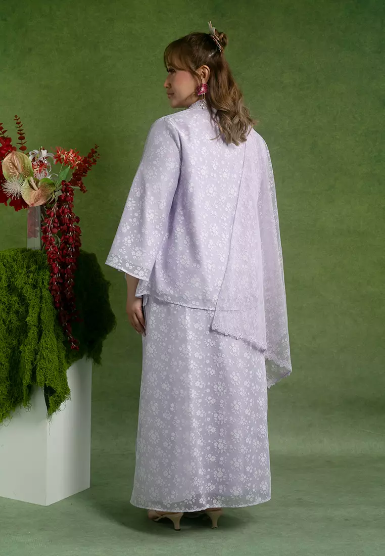 Laila Plus size Kebaya with Shawl