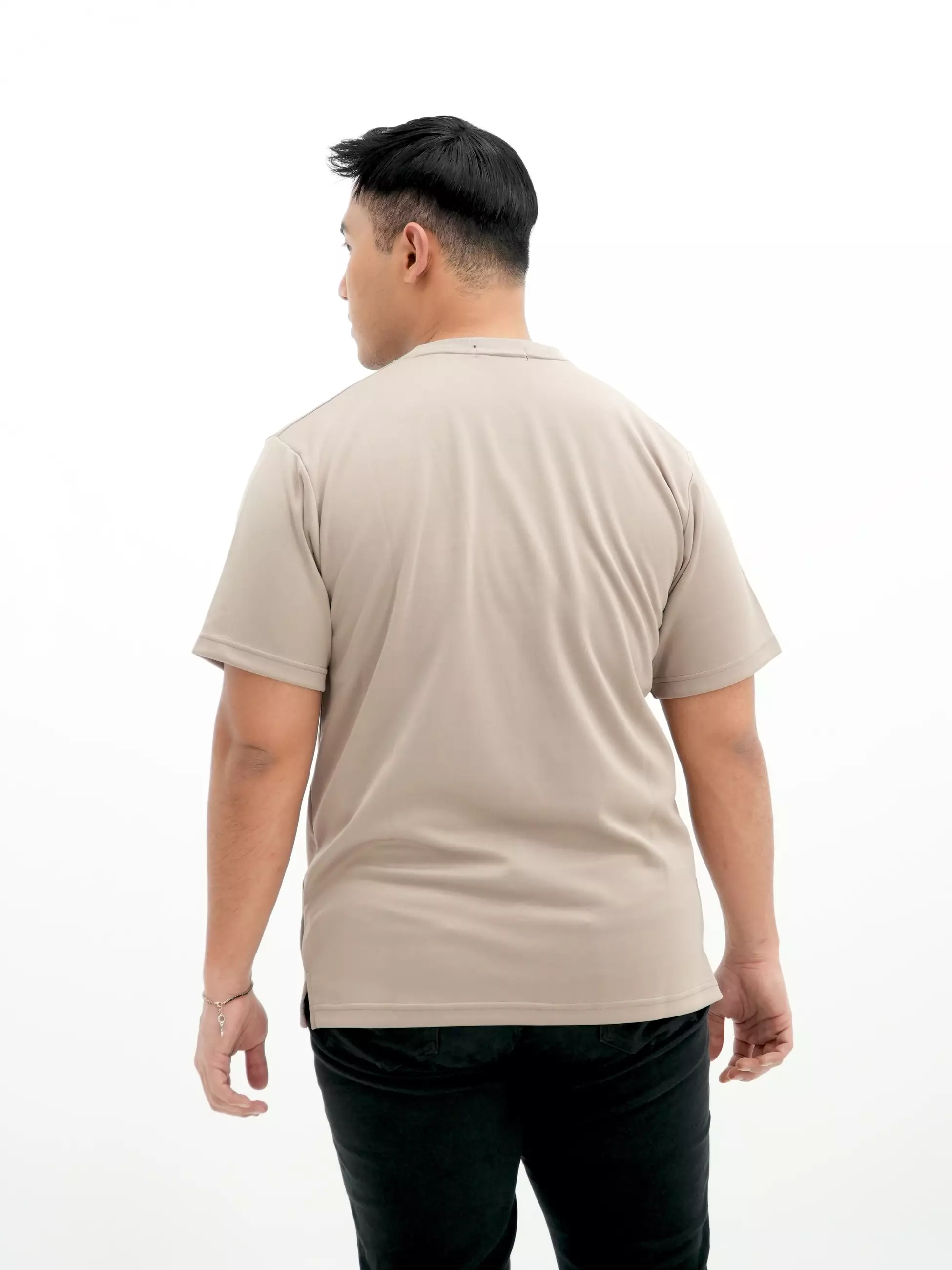 T-Shirt Scuba Cokelat Milo Kantong 3454