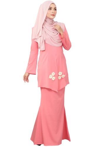 Buy Kebaya Mawar (AEKM01 Pink Salmon) from ANNIS EXCLUSIVE in Pink only 219