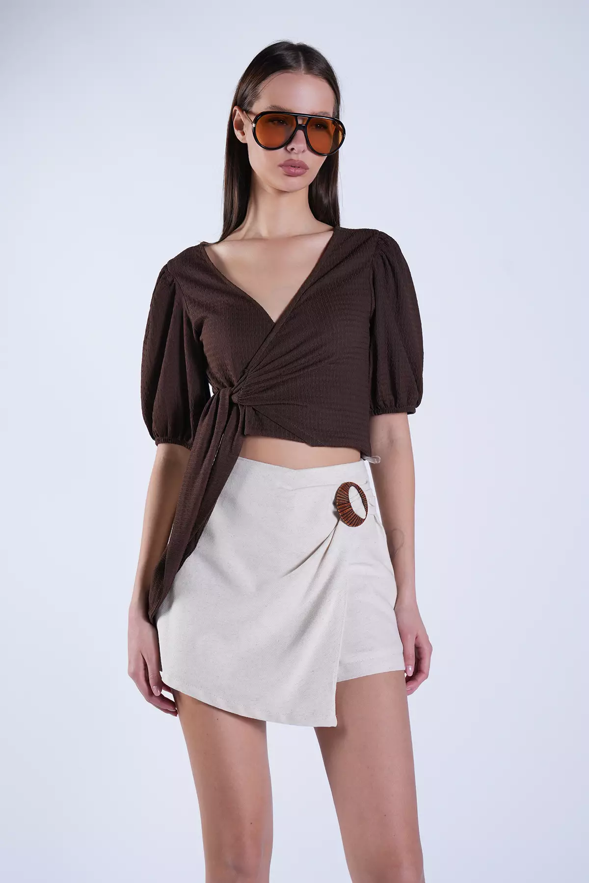 Cream Wrap Cut Linen Shorts Skirt With Wooden Buckle And Hidden Zipper Alc-X15131