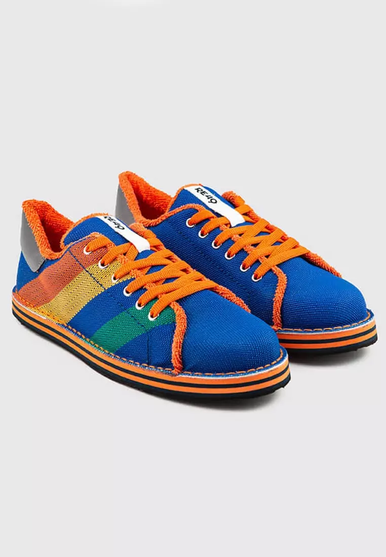 MARE LIFESTYLE Sneakers - Made from 100% Recycled Materials in Italy from Recycled beach beds and chairs fabric and car tyres for the soles. MARE LIFESTYLE sneakers - Blue/Orange