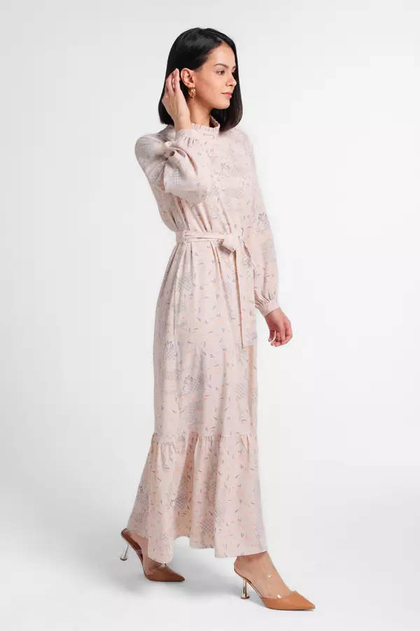 MINIMAL - Leanna - Gamis Motif Floral Dengan Ruffle Bawah - Pink
