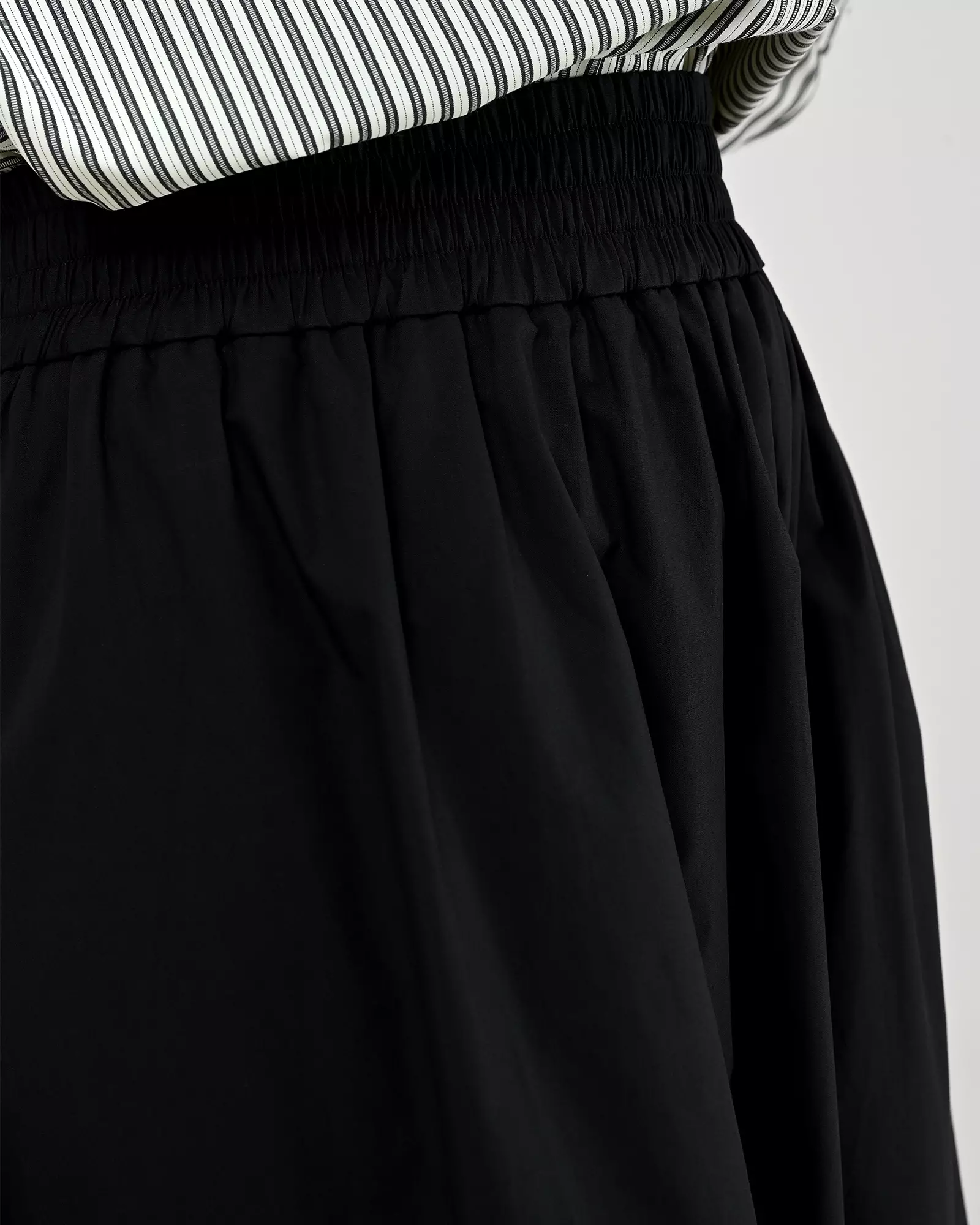 Geulis.id LUIKA SKIRT - Black