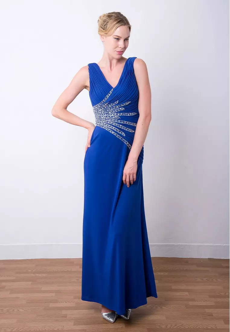 斜裁V領無袖釘珠晚禮服