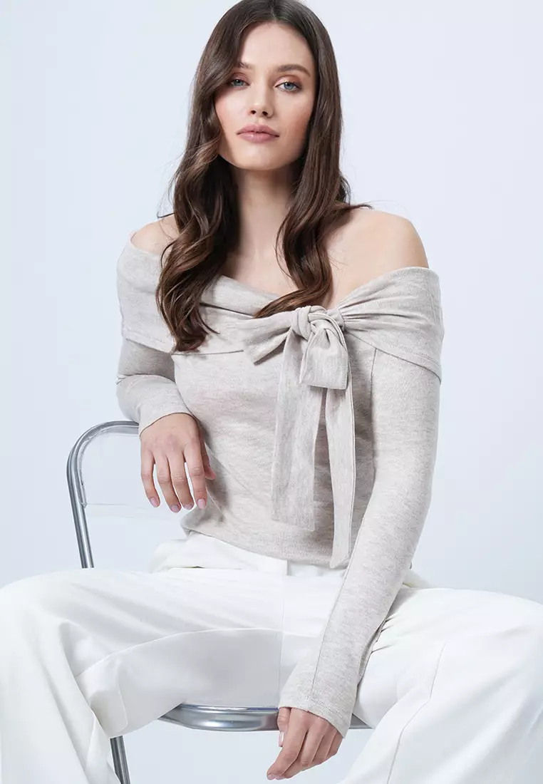 Bow-Tie Knitted Blouse
