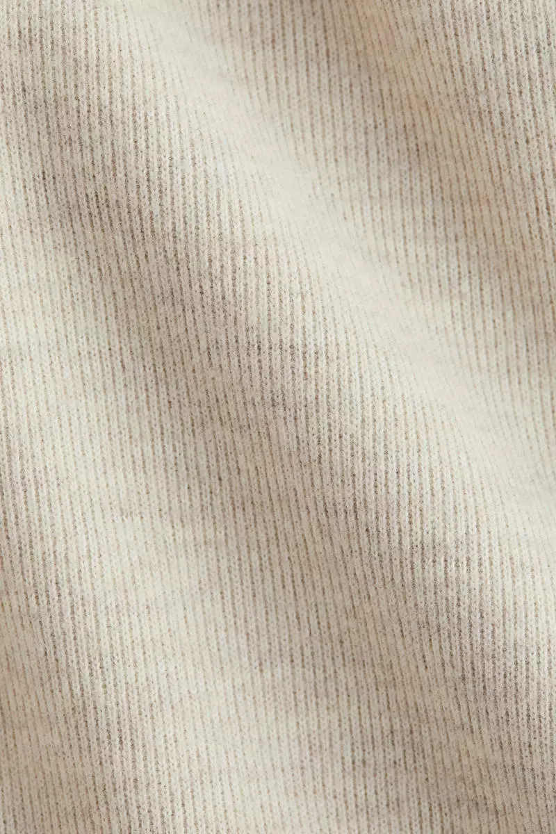 Loose-fit fine-knit top
