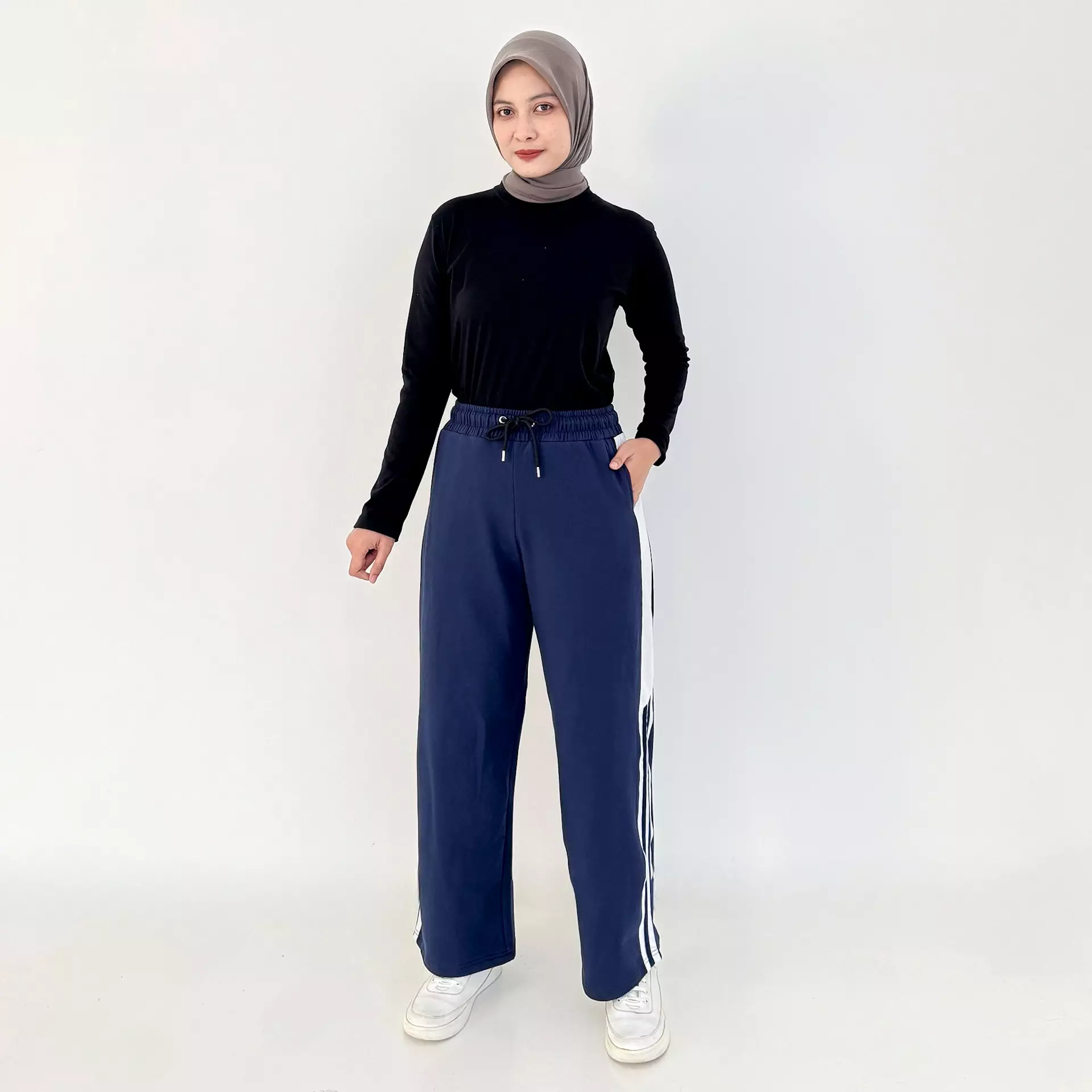 Celana Panjang Wanita - GITA SPORTY PANTS [BIRU]
