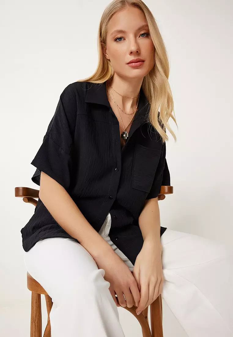 Women's Black Wrinkled Effect Pocket Woven Blouse Mx00193