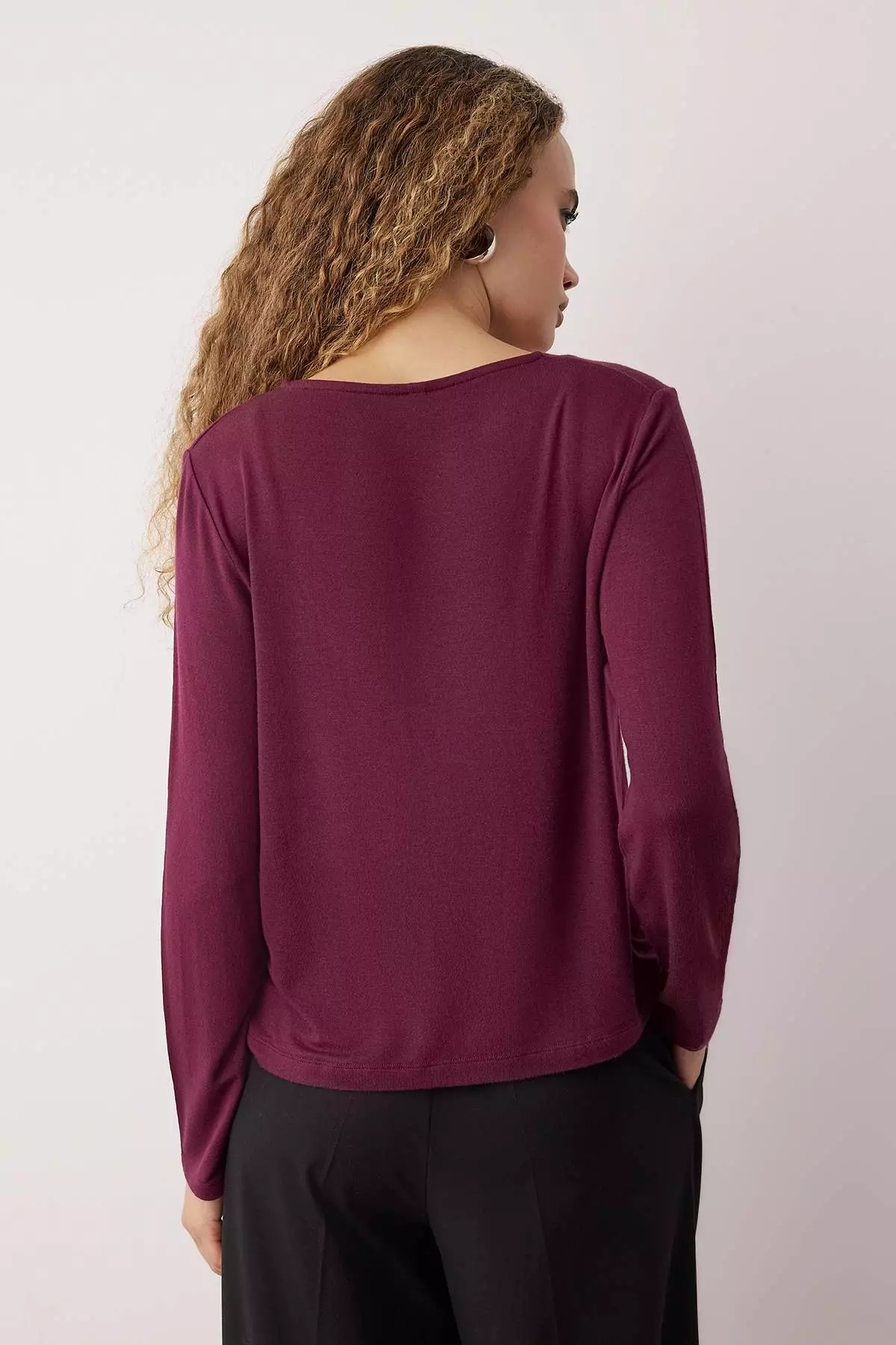 Relaxed/Comfortable Pattern Knitted Blouse With Buttoned Front And Plum Undershirt